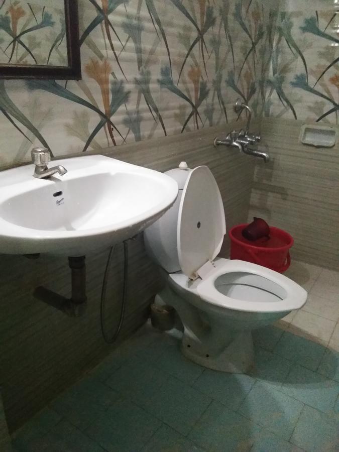 אוטי Hotel Jaysanthi מראה חיצוני תמונה