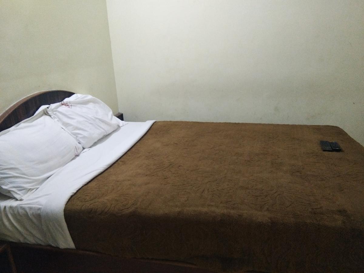 אוטי Hotel Jaysanthi מראה חיצוני תמונה